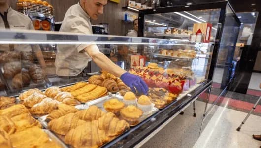 The pastelaria morning ritual